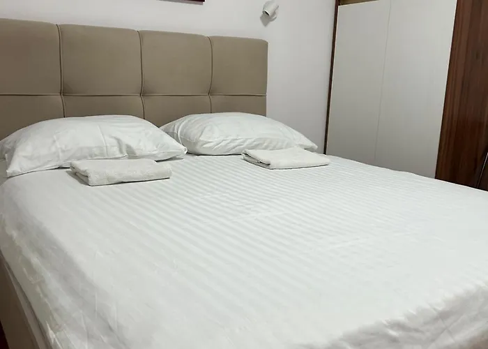 奥利瓦公寓酒店 波雷奇